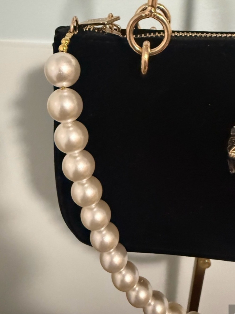 Gucci Beauty Velvet Black Cosmetic Pouch With Gold Handles and a Pearl Drop - Picture 4 of 11